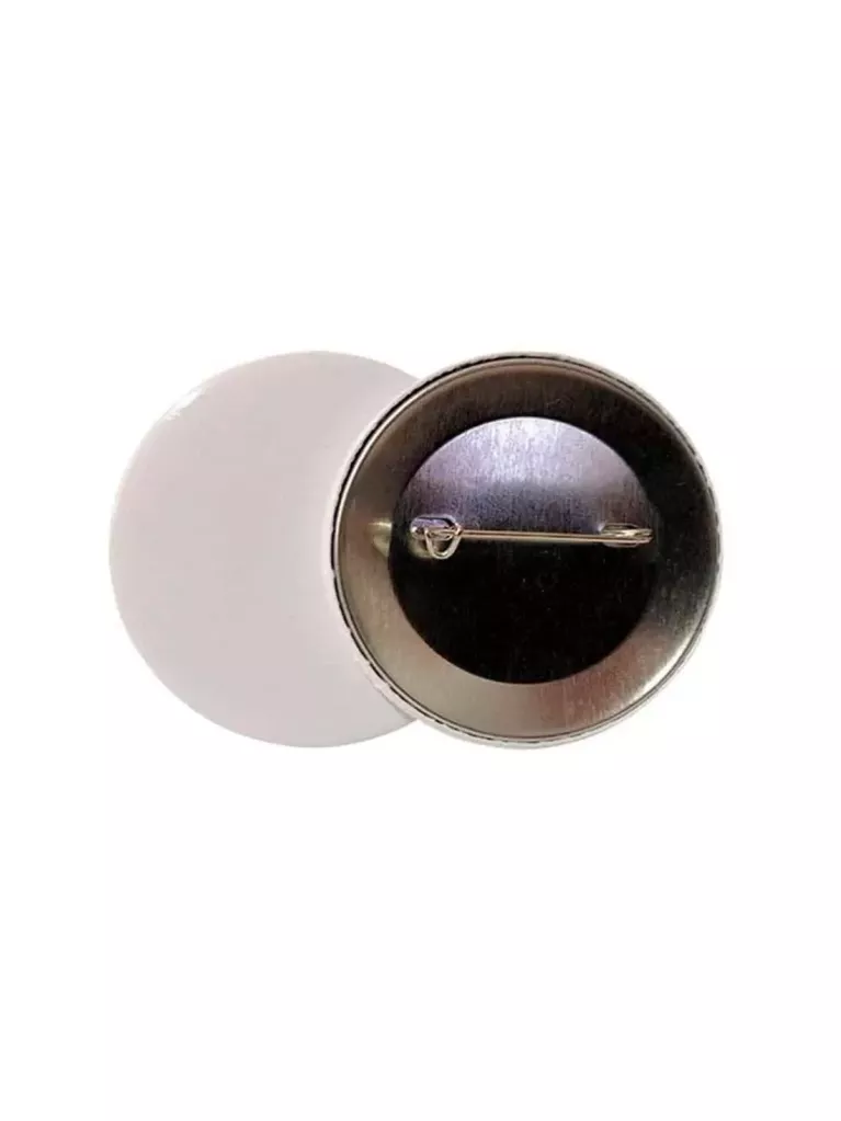 personalisierte Buttons mit Nadel