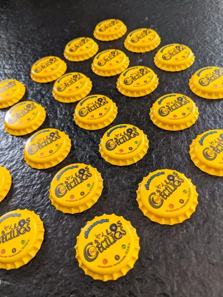 chapas personalizadas para botellas