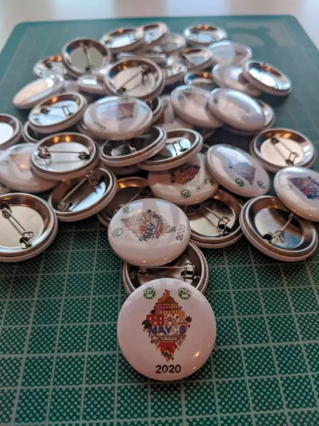 Werbebuttons 31 mm