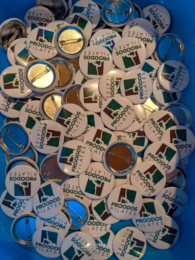 Buttons mit Firmenlogo