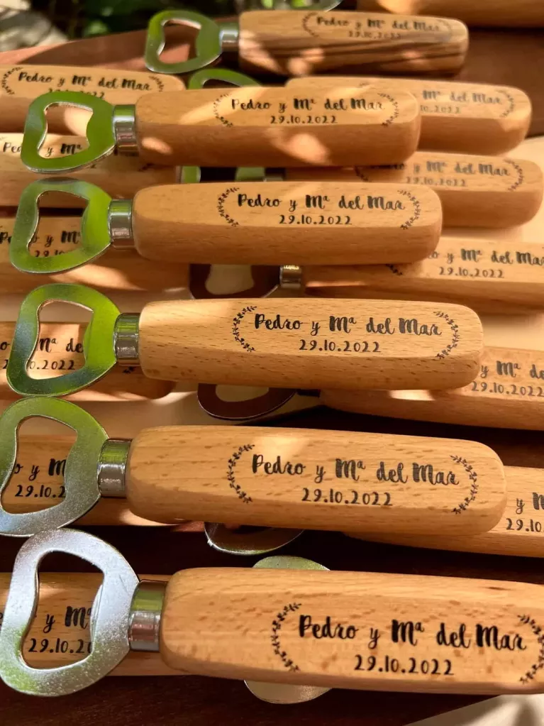 abre-garrafas clássico para casamento
