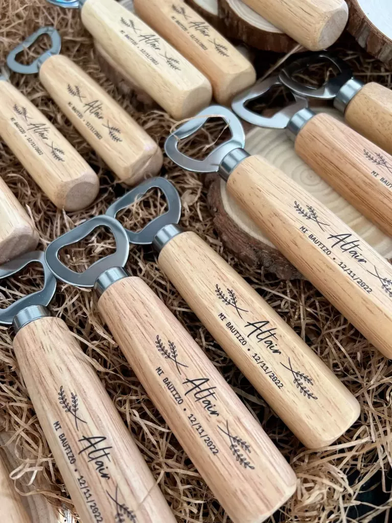 apribottiglie in legno battesimo