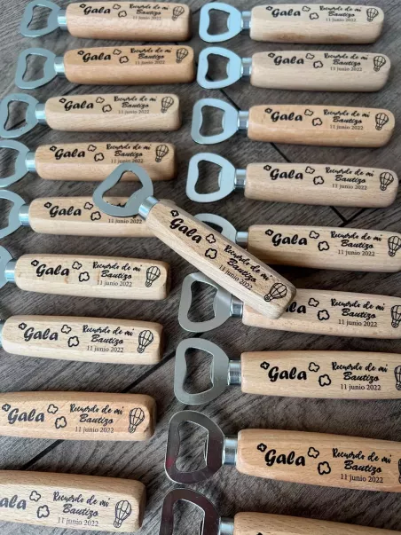 abre-garrafas lembrança de batizado