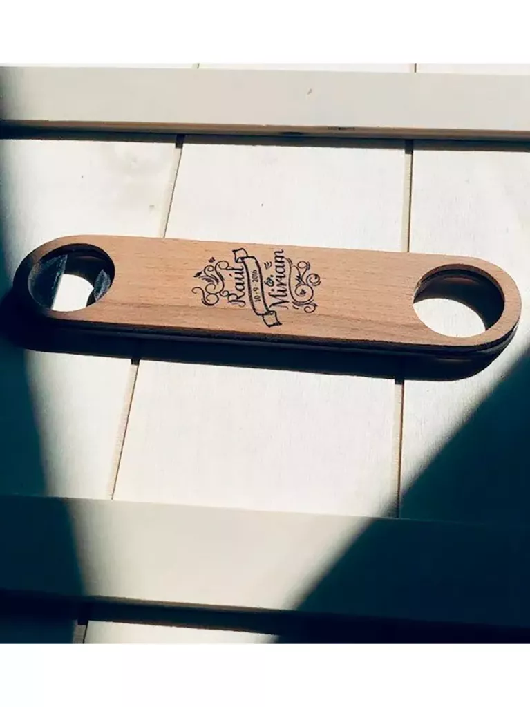 nachhaltiger Flaschenöffner für Hochzeiten