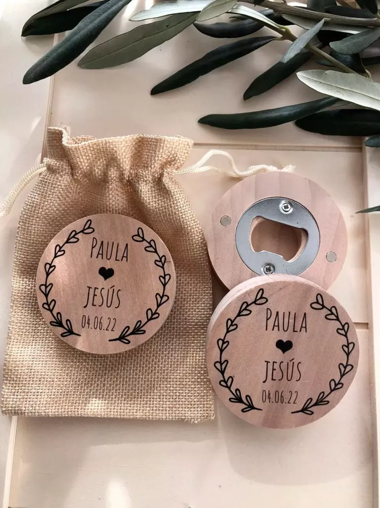 apribottiglie in legno personalizzati
