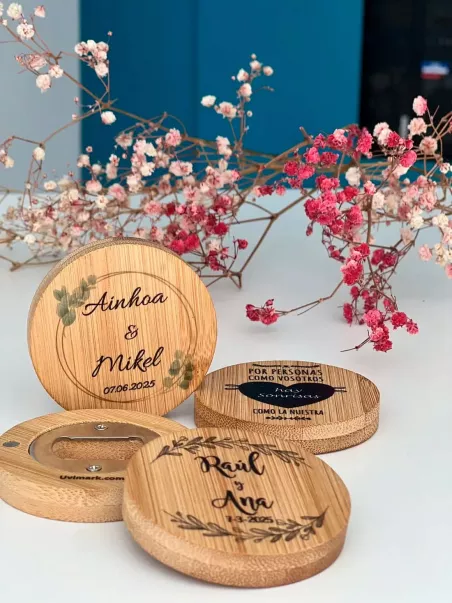 ímanes com abridor personalizados