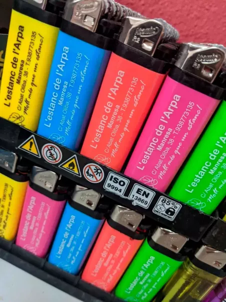 Isqueiros baratos personalizados