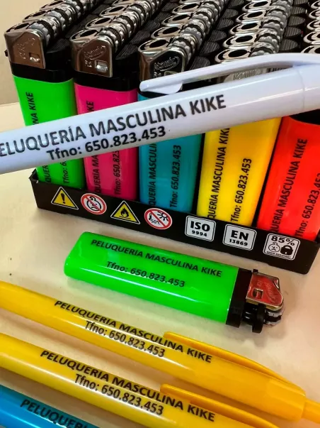 Günstiges Set Kugelschreiber und Feuerzeuge