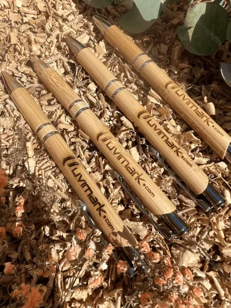 stylos en bois publicitaires