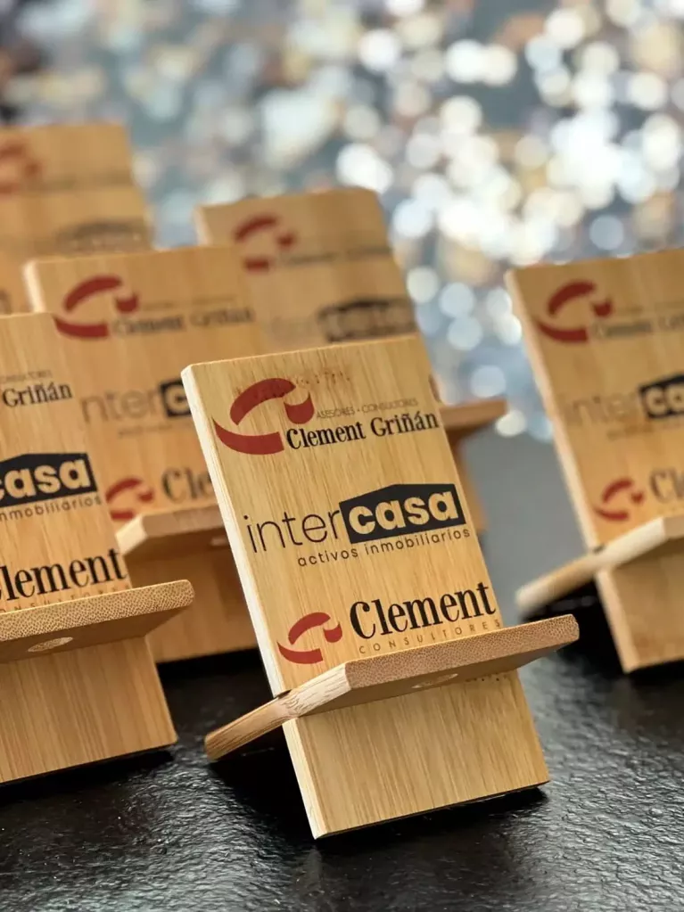 soporte movil personalizado para empresa