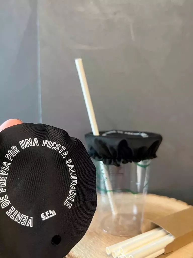 protege vasos fiestas
