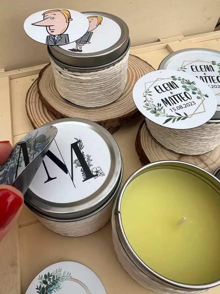 Candele con coperchio e calamita