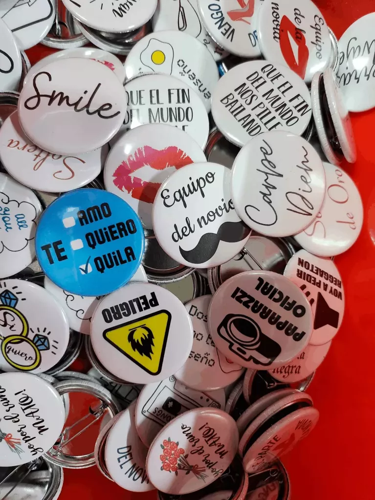 chapas personalizadas boda