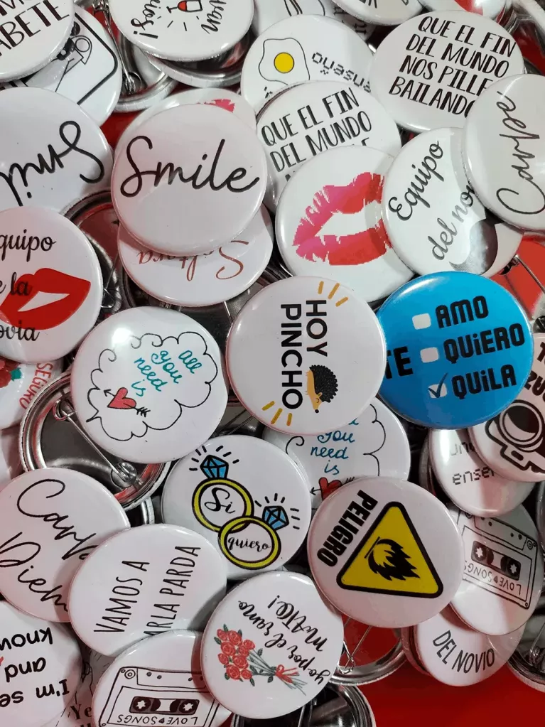 Hochzeits-Buttons-Set