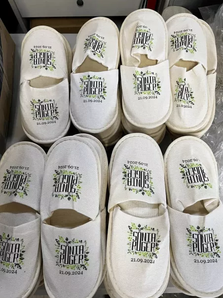 Chaussons à offrir aux invités