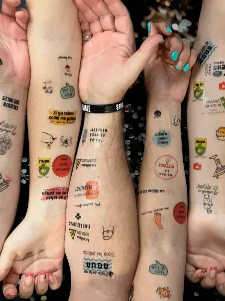 Tatuaggi temporanei a colori
