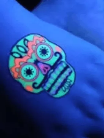 tatuajes personalizados colores neón