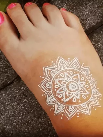 Tatouages temporaires personnalisés de couleur blanche