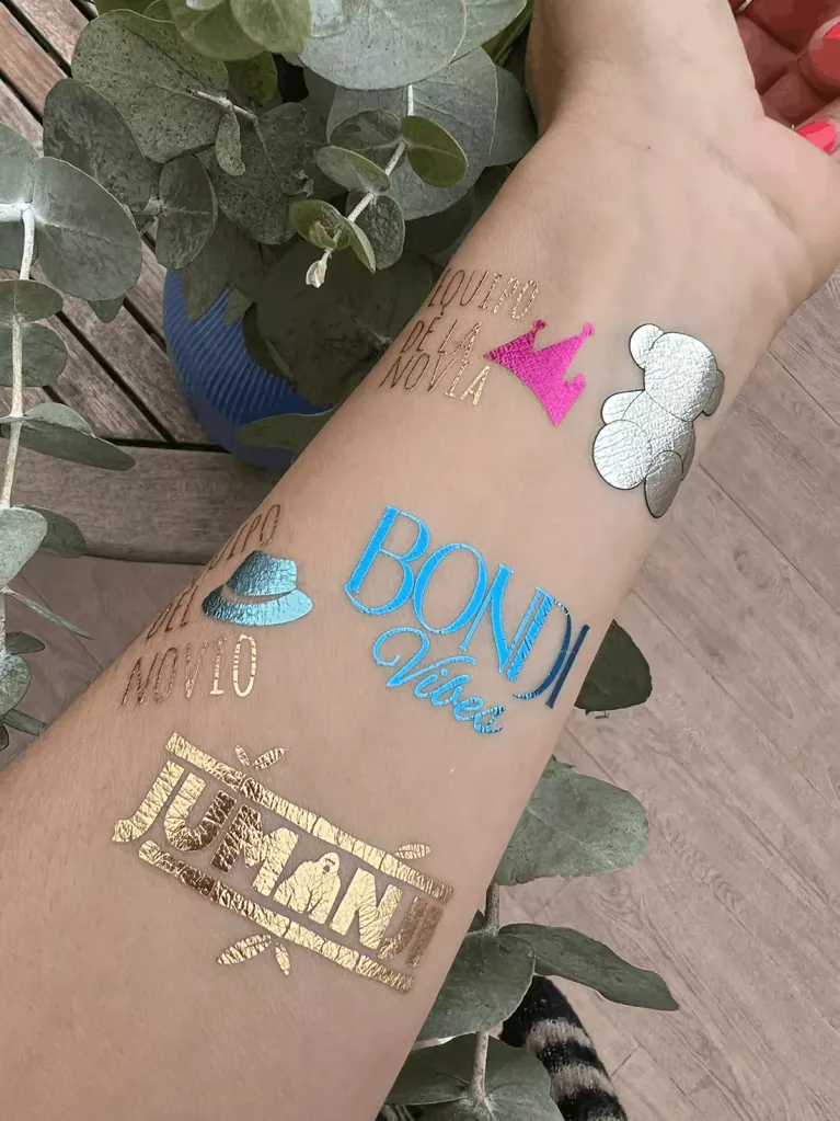 glänzende temporäre Tattoos