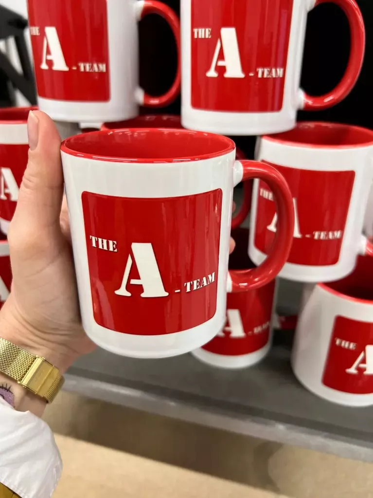 Canecas personalizadas com DTF UV