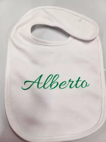 babero con nombre