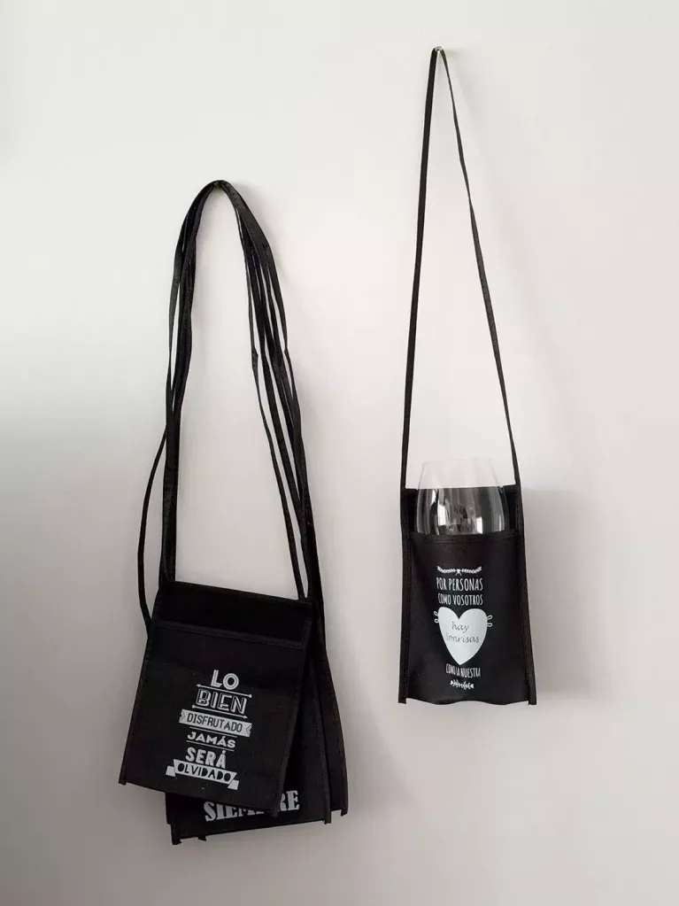 Bottle Top Glass Holders with Message | Uvimark®
