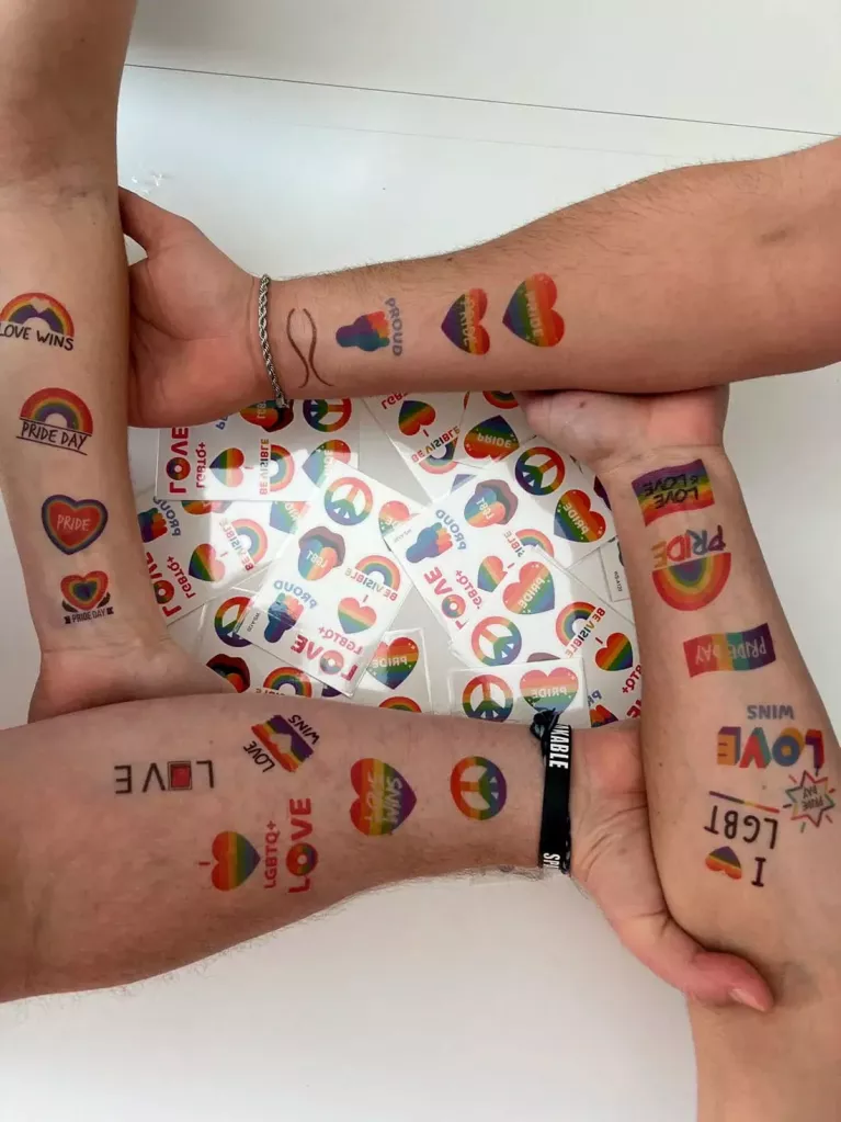 tatuagens falsas LGBT