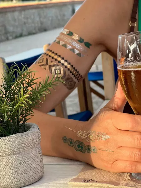 fabbrica di tatuaggi temporanei