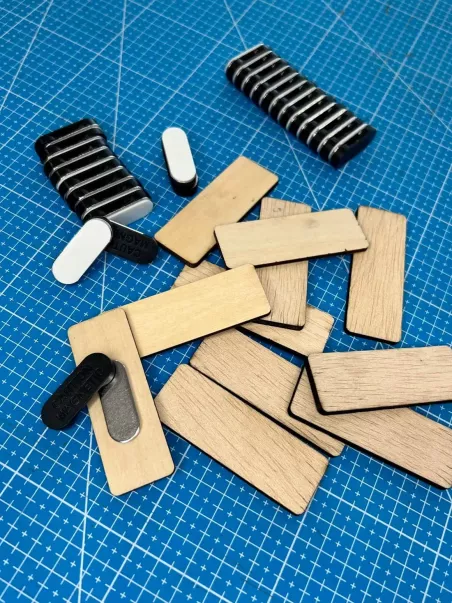 ricambi per badge identificativi in legno per stampa UV