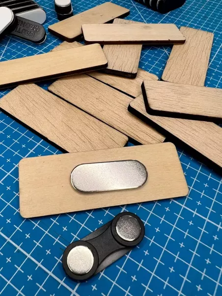 identificadores de madera para personalizar con uv