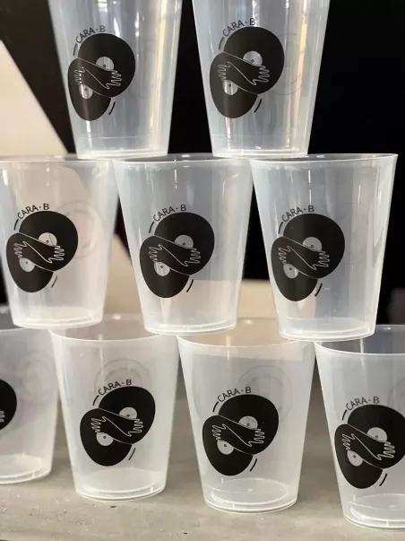 vasos de plastico reutilizables con logo