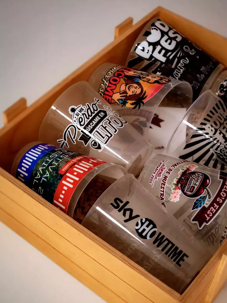 vasos reutilizables personalizados con logotipo