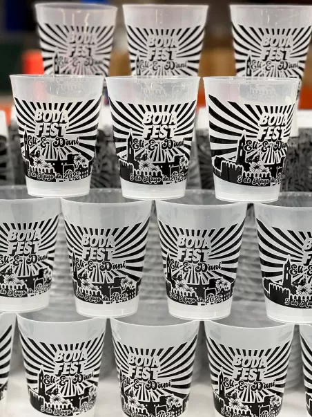 Vasos reutilizables personalizados