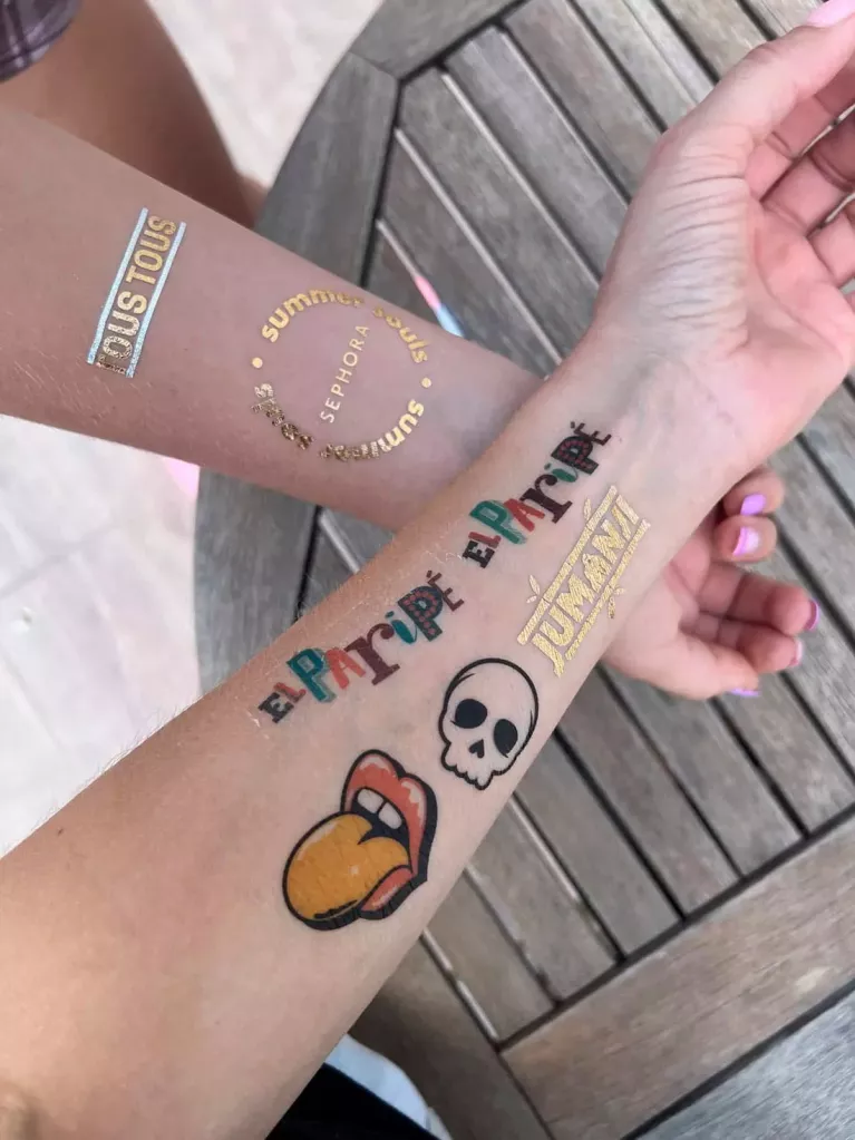 tatouages temporaires en couleur