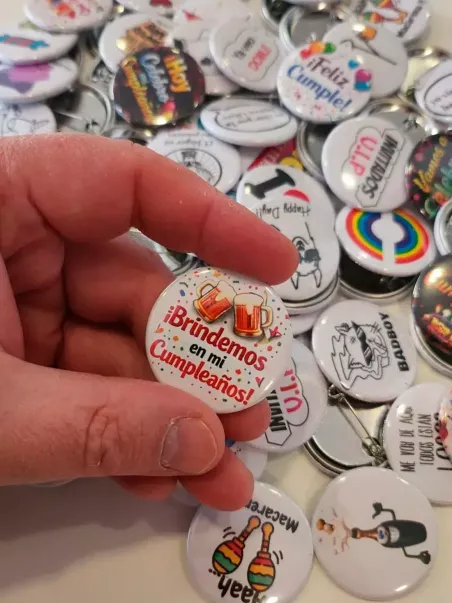 anniversary badges