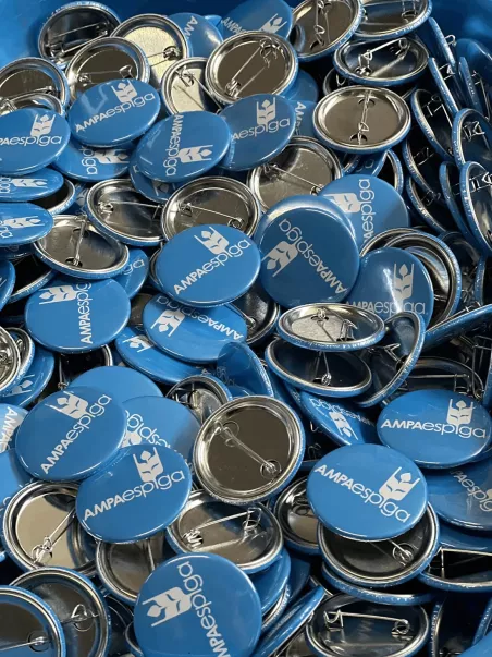 crachás personalizados para associações de pais