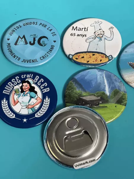 imanes con abridor personalizados