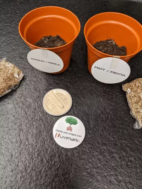 plant a custom button