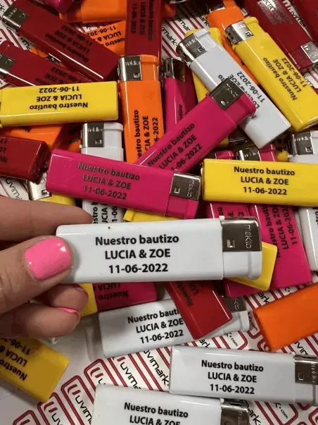 Caja de 50 Mecheros Personalizados | Uvimark®
