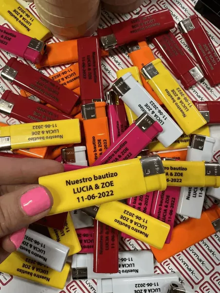 Scatola da 50 accendini personalizzati | Uvimark®