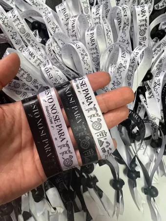 personalisierte Stoffarmbänder
