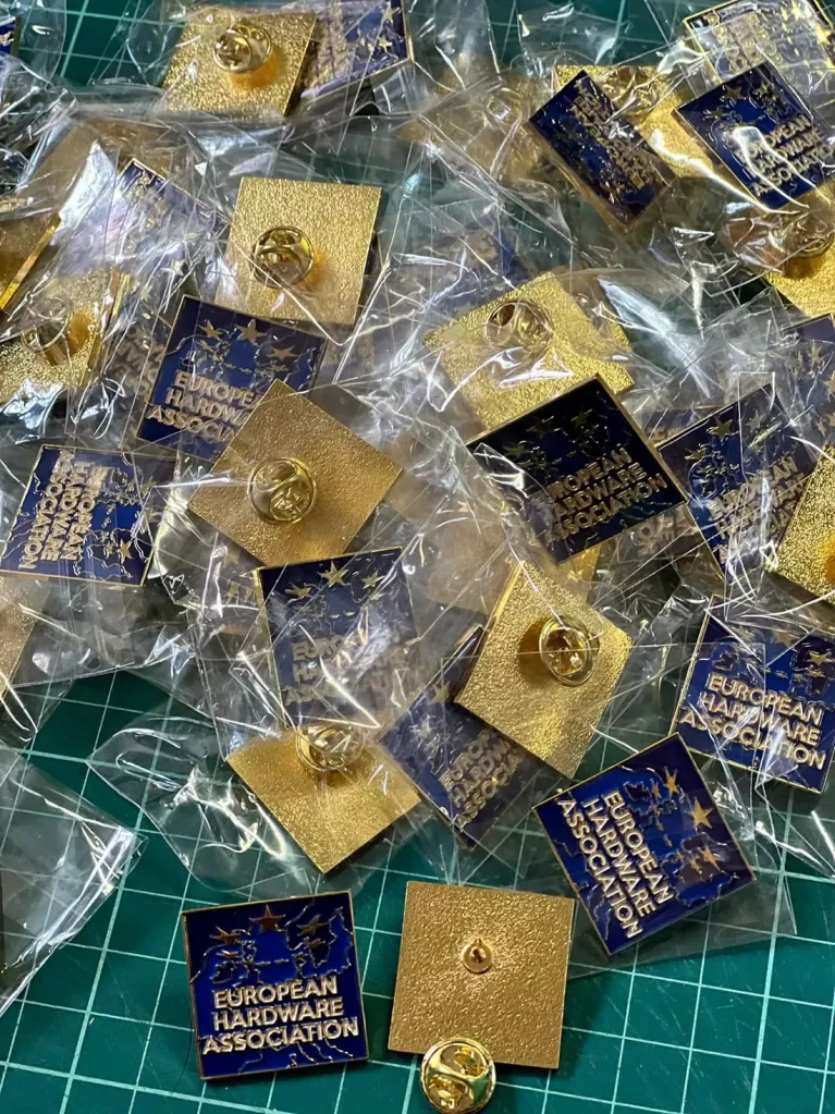 pins fundicion promocionales