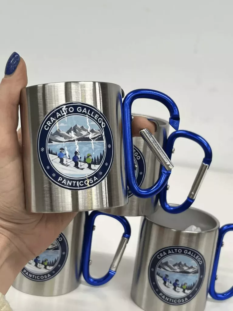 canecas promocionais com mosquetão
